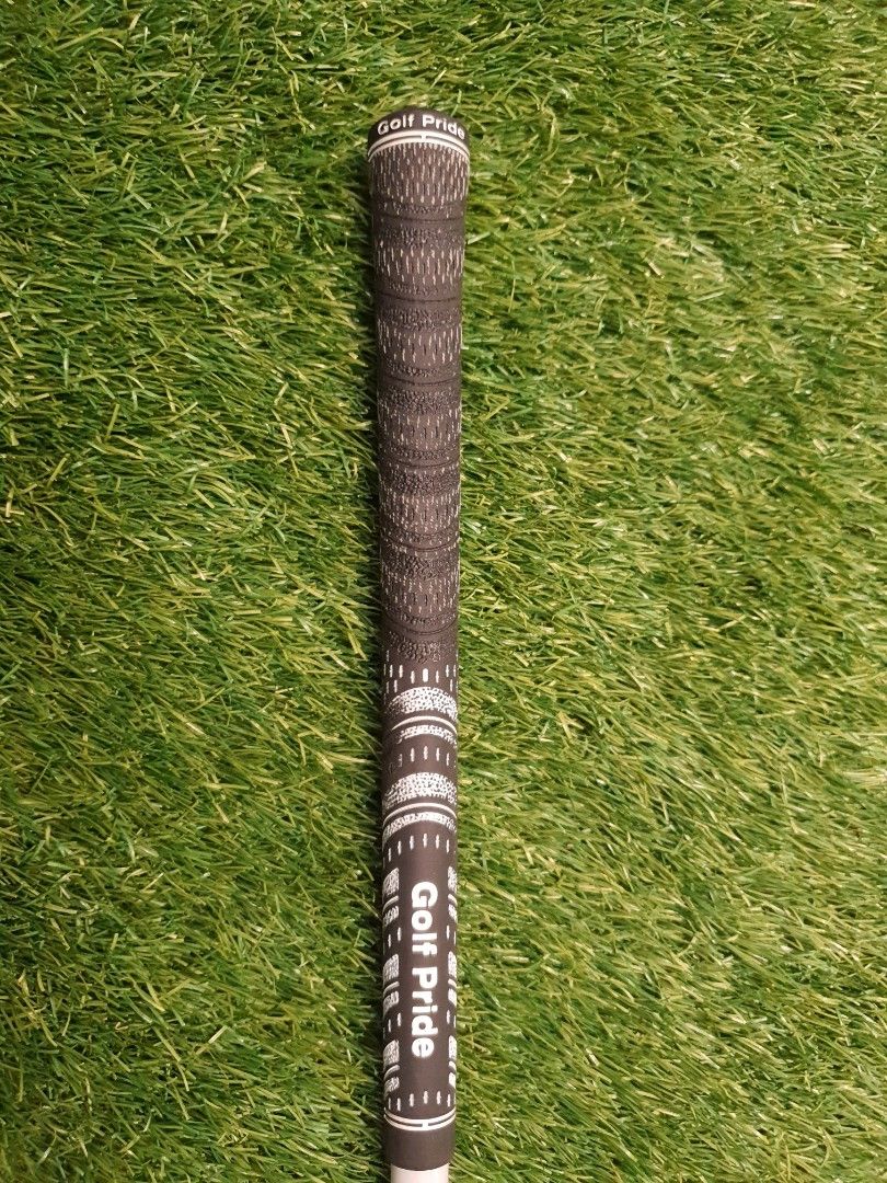 Golf driver shaft, Sports Equipment, Sports & Games, Golf on Carousell