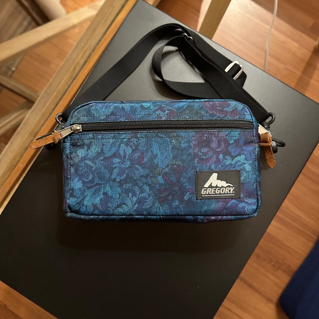 Gregory padded shoulder bag hotsell