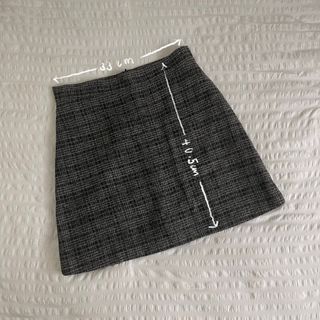 grey checkered skirt