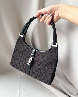 （分類：）位於 。 由 thrift.mint 提交（商品編號 1244148205，圖片 1）。簡介： 。