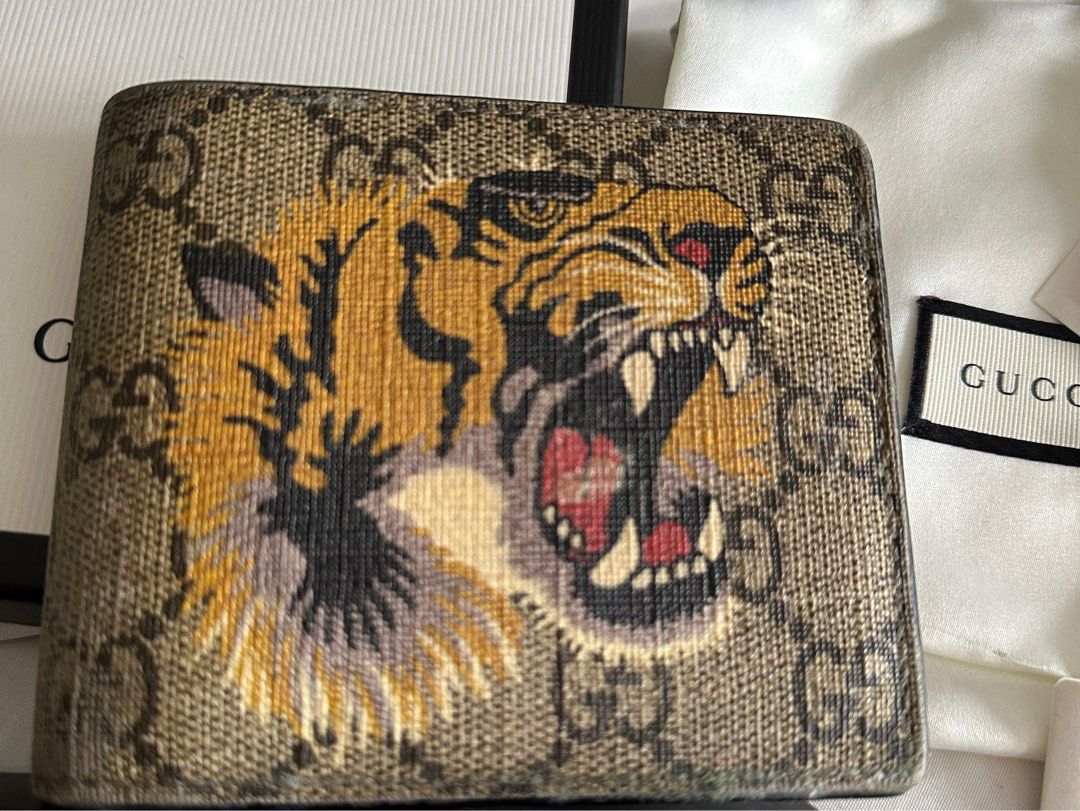 Gucci tiger print GG supreme wallet
