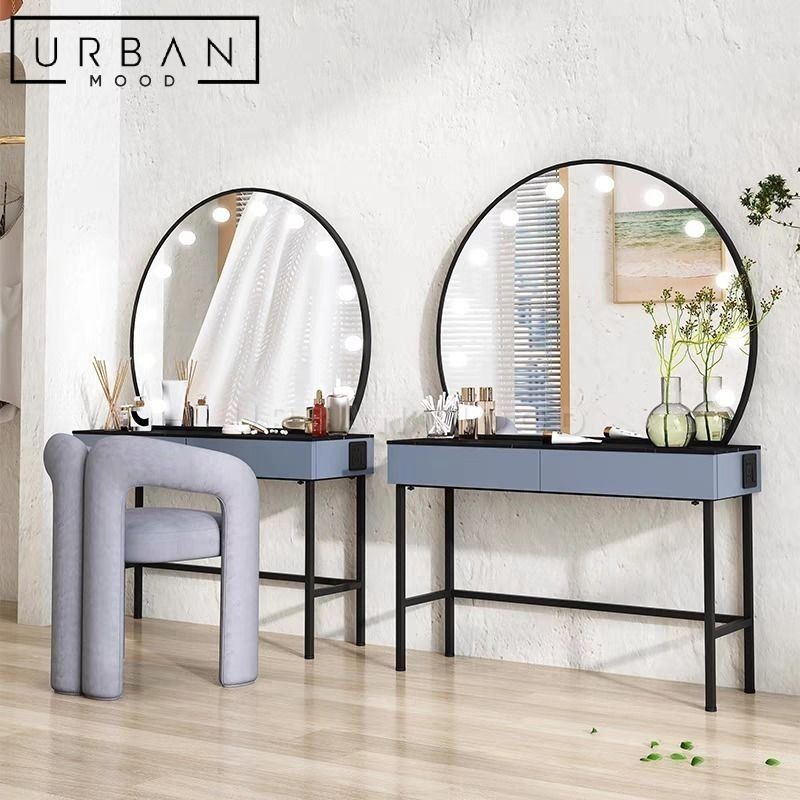 Hollywood dressing store table set