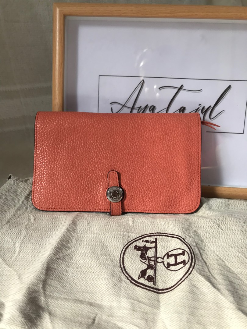 Hermes dogon duo bifold wallet, Women's Fashion, Bags & Wallets, Clutches on Carousell