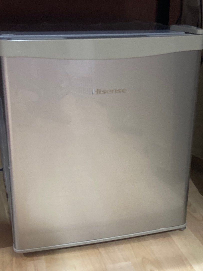 HISENSE mini fridge, TV & Home Appliances, Kitchen Appliances