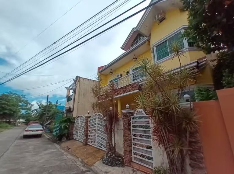 House and Lot For Sale in Block 4, Lot 2, Kalayaan Avenue, Calmar Homes