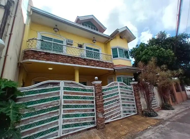 House and Lot For Sale in Block 4, Lot 2, Kalayaan Avenue, Calmar Homes