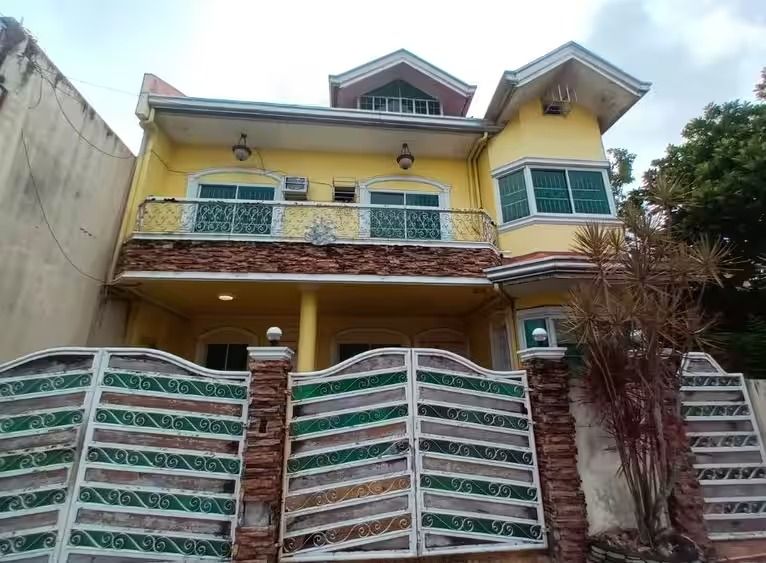 House and Lot For Sale in Block 4, Lot 2, Kalayaan Avenue, Calmar Homes