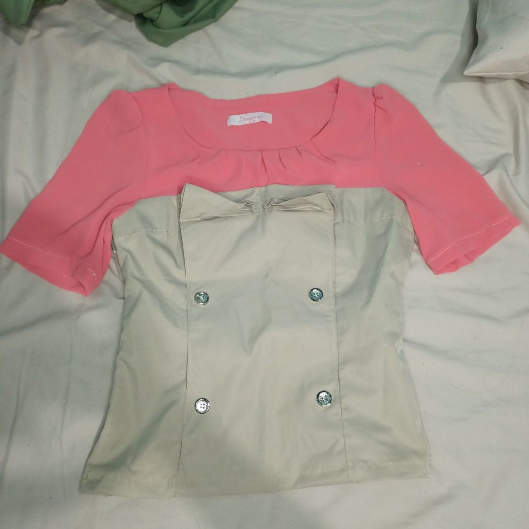 Korean Aesthetic Ribbon top (Category: Blouses) located in Cabanatuan. Submitted by 4zenith (Listing ID 1244243219, Image 1). Description: XS-S.