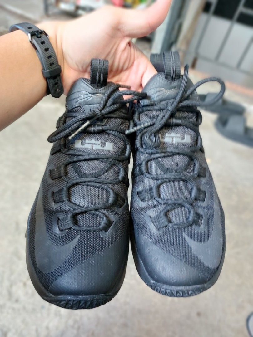Lebron 13 low triple black 2025
