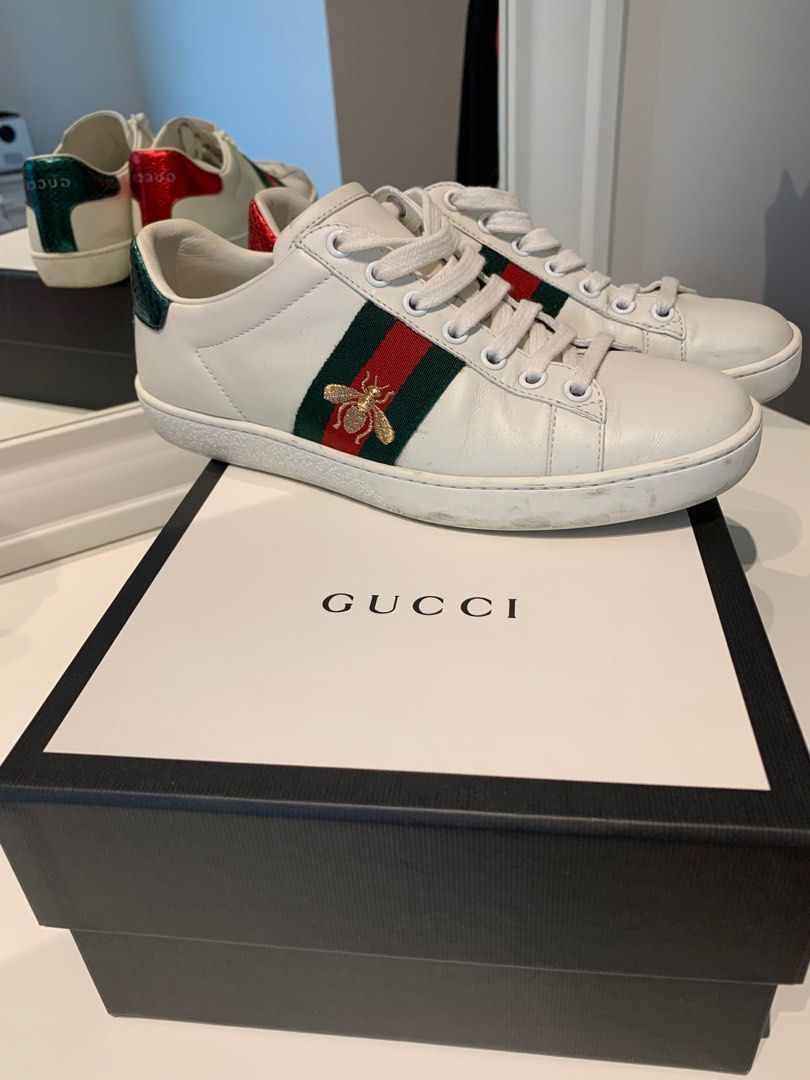 Ladies gucci sales bee trainers