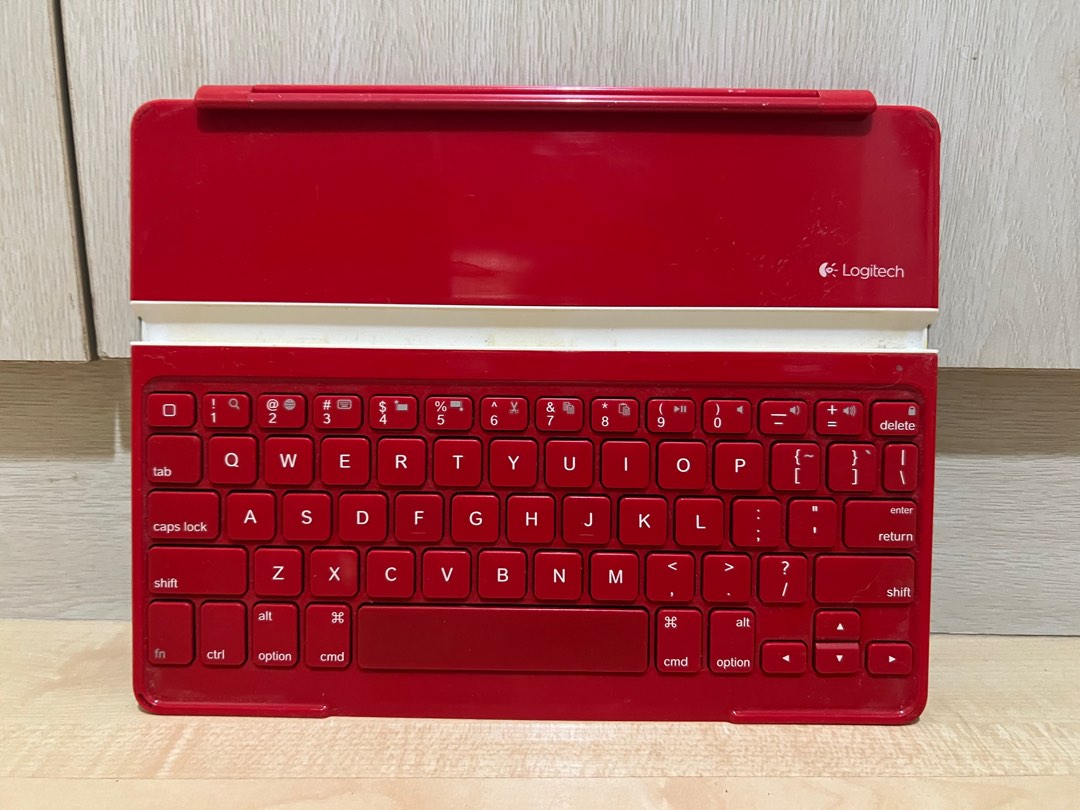 LOGITECH BLUETOOTH KEYBOARD, Computers & Tech, Parts & Accessories