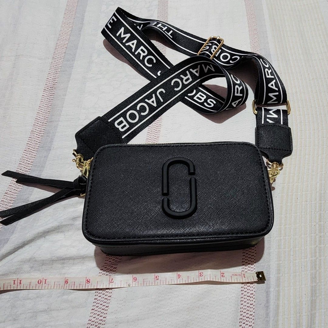 Marc Jacobs Snapshot Bag, Women's Fashion, Bags & Wallets, Cross-body Bags  on Carousell