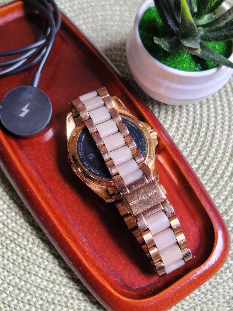 MK BRADSHAW smartwatch, Mobile Phones & Gadgets, Wearables & Smart