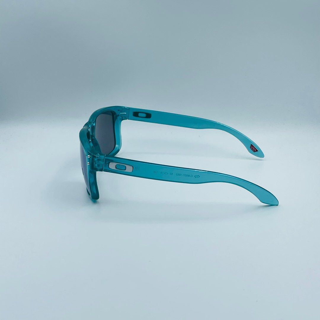 Oakley arctic surf top