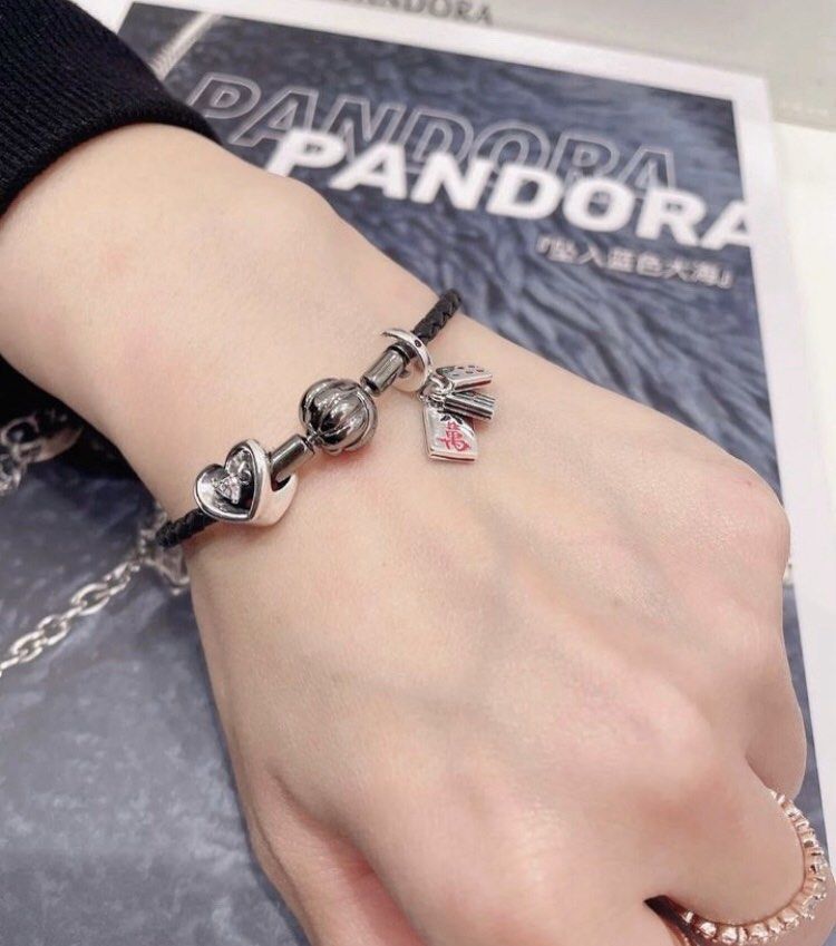 Pandora Moments Family Tree Heart Clasp Snake Chain Bracelet | Sterling  silver | Pandora Canada