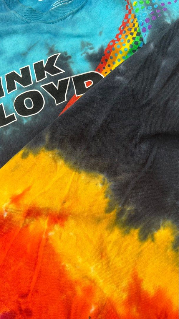 Pink floyd tee Liquit blue, Fesyen Pria, Pakaian , Atasan di Carousell