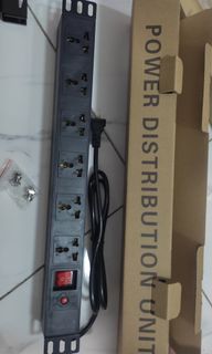 Power distribution unit and cable manager