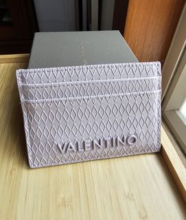 (Category: ) located in . Submitted by corner.closet (Listing ID 1244176931, Image 1). Description: .