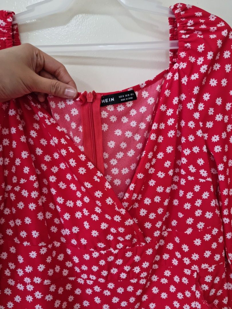 Red Floral Dress (Category: Dresses) located in Paranaque City. Submitted by icabelulia (Listing ID 1244118522, Image 3). Description: .