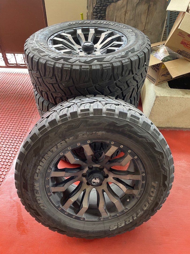 Rush Selling Grid Rims 18s with Toyo R/T tires with free !, Car Parts