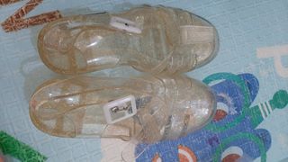 Sepatu transparant