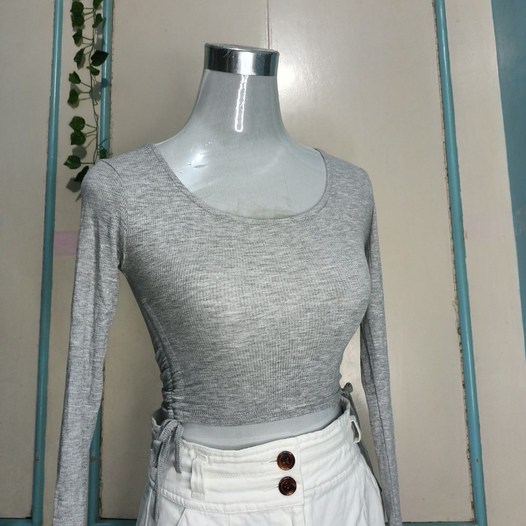 shein croptop longsleeve (Category: Longsleeves) located in Cabanatuan. Submitted by 4zenith (Listing ID 1244242750, Image 2). Description: small to semi medium.