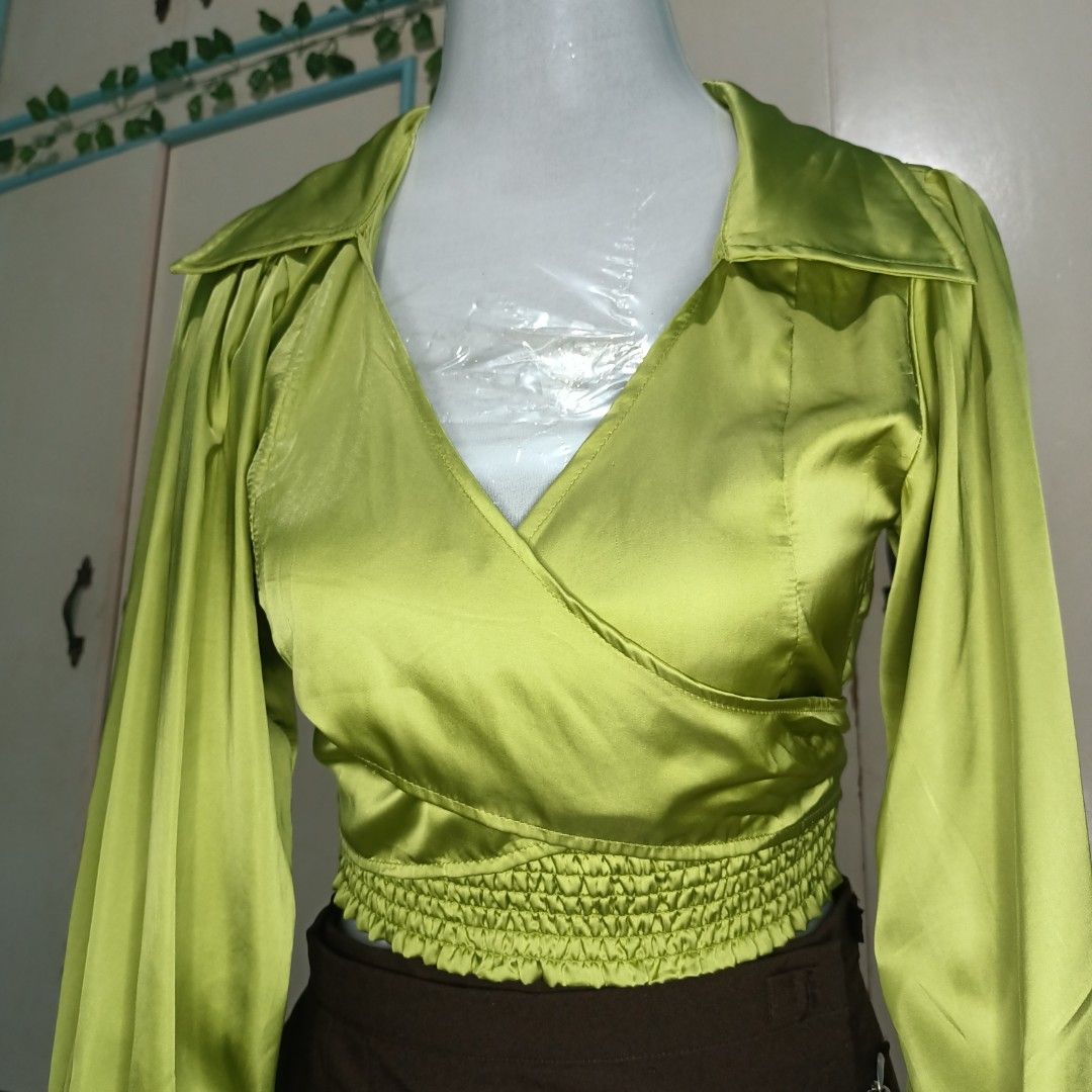 Silk Wrap Around longsleeve (Category: Longsleeves) located in Cabanatuan. Submitted by 4zenith (Listing ID 1244241584, Image 1). Description: can fit Small to semi medium.