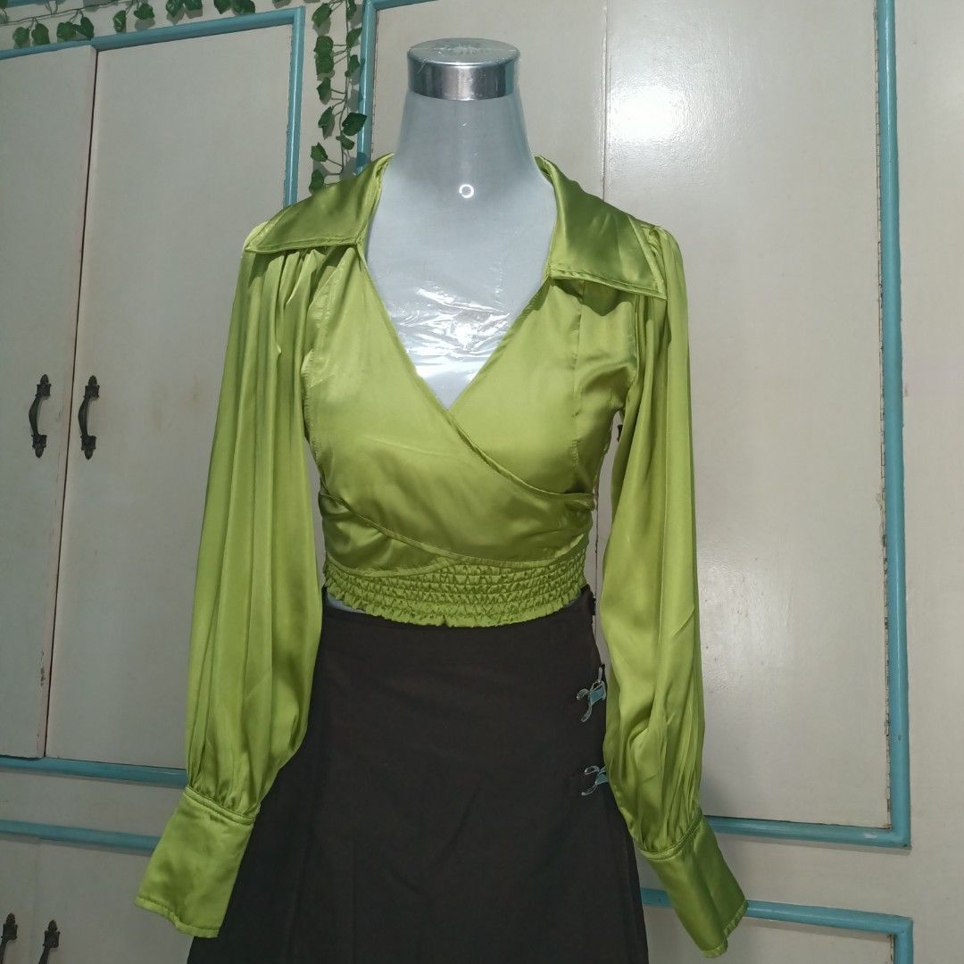 Silk Wrap Around longsleeve (Category: Longsleeves) located in Cabanatuan. Submitted by 4zenith (Listing ID 1244241584, Image 2). Description: can fit Small to semi medium.
