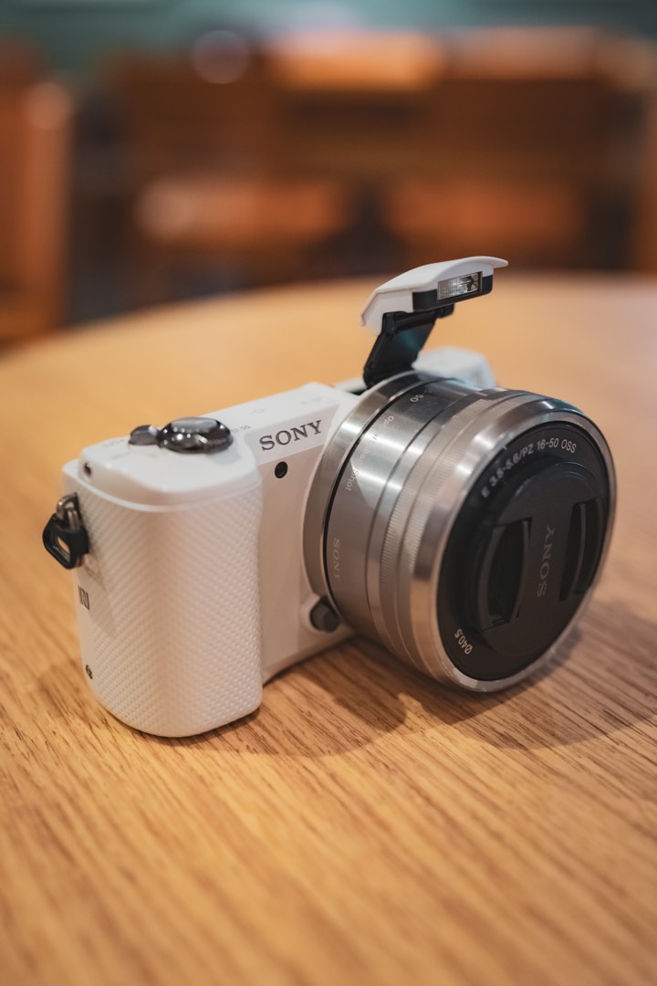 Sony A5000 E mount apsc, Photography, Cameras on Carousell