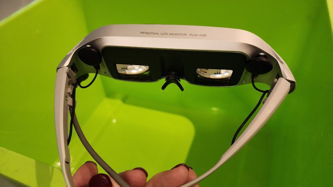 Sony Glasstron PLM-A35 - Vendu POUR PIÈCES Ou RÉPARATION - Non Testé - Avec écouteurs Intégrés