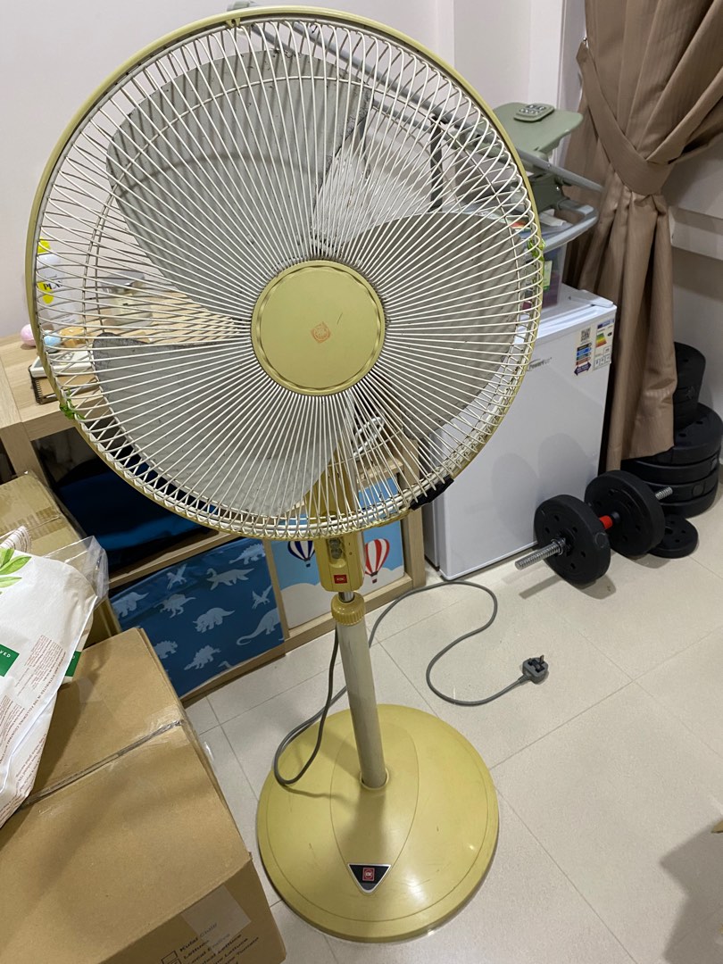 Standing Fan, Furniture & Home Living, Lighting & Fans, Fans on Carousell