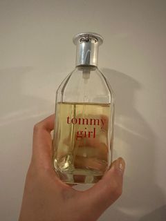 （分類：）位於 。 由 phoebedeedeeboi 提交（商品編號 1244231296，圖片 1）。簡介： 。