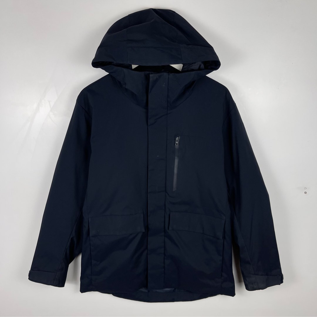 Jaket hotsell uniqlo waterproof