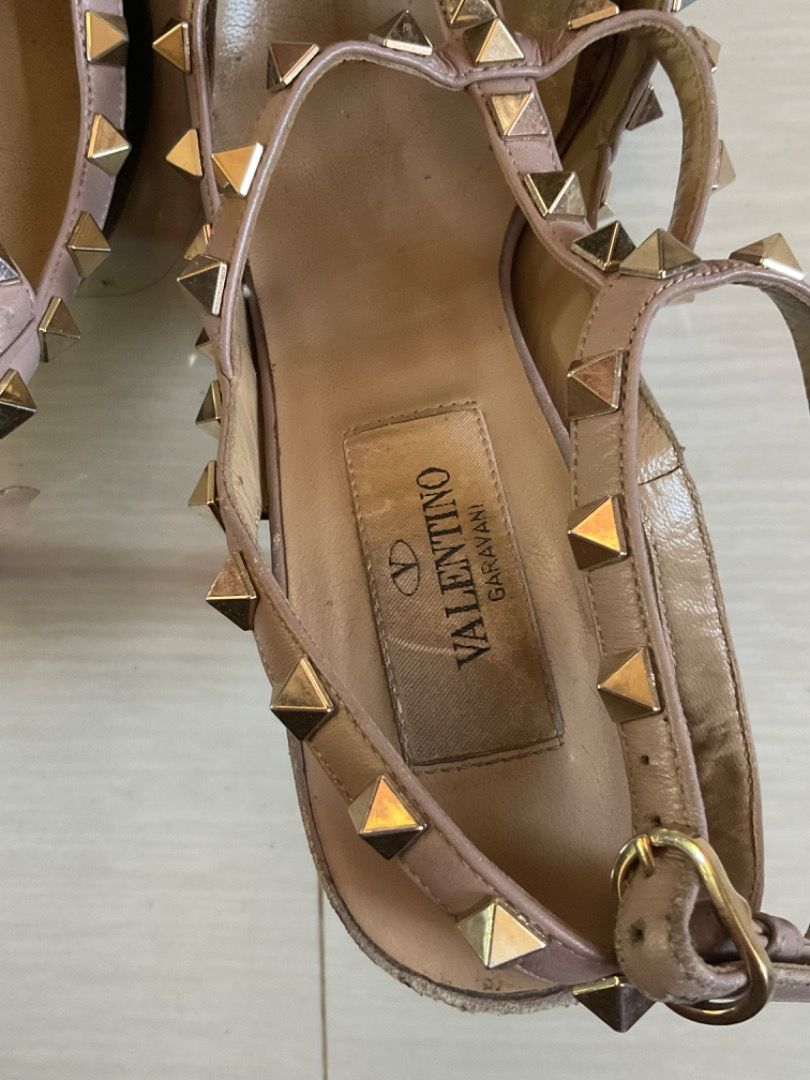 Pre owned Valentino garavani rockstud patent leather heels