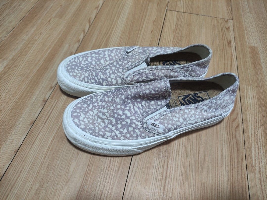 Vans Ultracush (Category: Sneakers) located in Paranaque City. Submitted by mispelled (Listing ID 1244191442, Image 1). Description: Selling a pair of Vans Ultracush size US 4.5 men US 6.0 women EUR 36 used 1x.