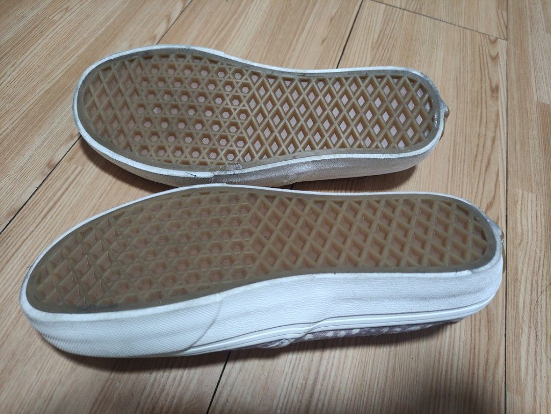 Vans Ultracush (Category: Sneakers) located in Paranaque City. Submitted by mispelled (Listing ID 1244191442, Image 2). Description: Selling a pair of Vans Ultracush size US 4.5 men US 6.0 women EUR 36 used 1x.