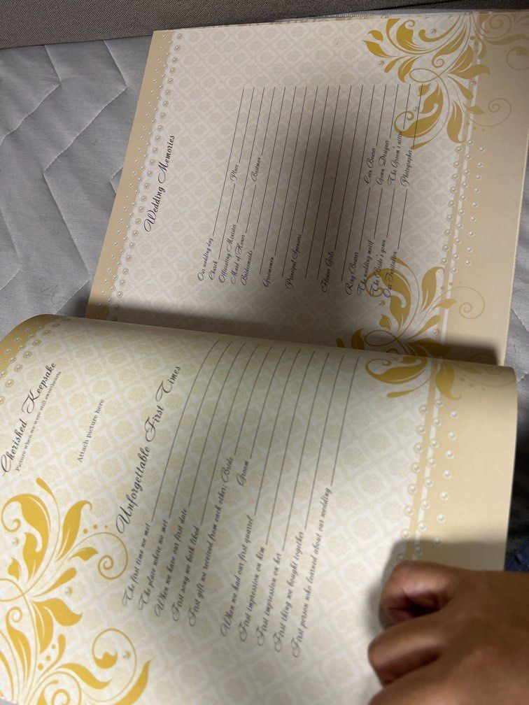 Wedding Photo album (Category: Frames & Pictures) located in Silang. Submitted by sari2bilina (Listing ID 1244202129, Image 3). Description: .