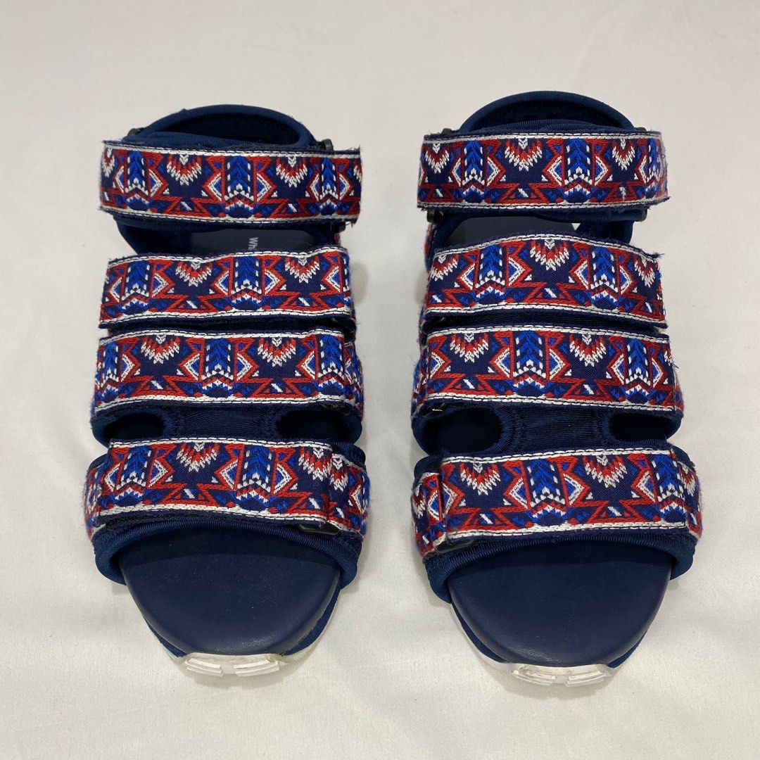 White Mountaineering SS 2017 Vibram Sandals (Category: Slippers & Slides) located in Tanauan. Submitted by flexingthriftsph (Listing ID 1244162756, Image 3). Description: White Mountaineering SS 2017 Vibram Sandals Fits to 8-8.5 us Pair only / no box Used 9/10 condition -2,000.00.