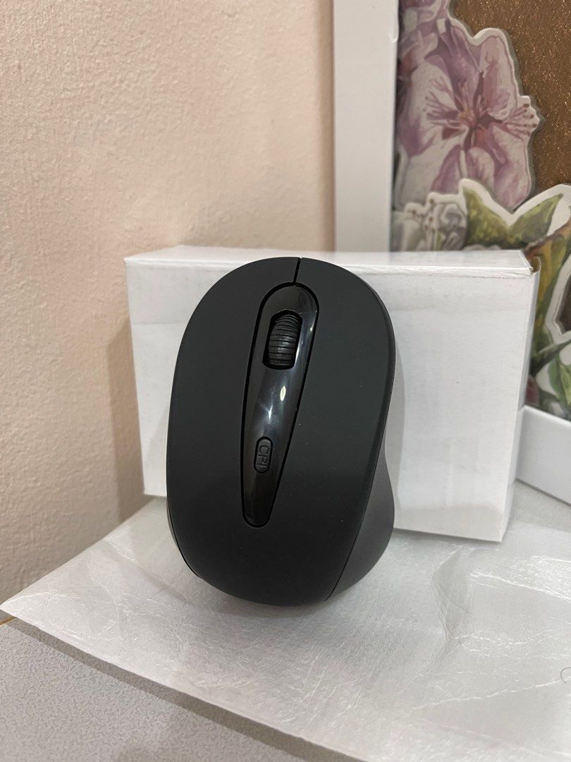 Wireless mouse (Category: Mouse & Mousepads) located in Paranaque City. Submitted by hellochuu (Listing ID 1244229823, Image 1). Description: No brand mouse Brand new and working With transmission USB .