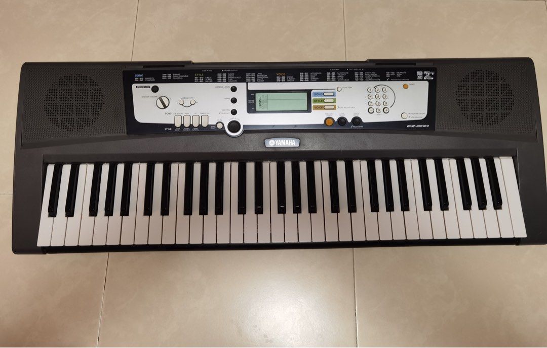 Yamaha EZ 200 36 key keyboard for 100, Hobbies & Toys, Music & Media