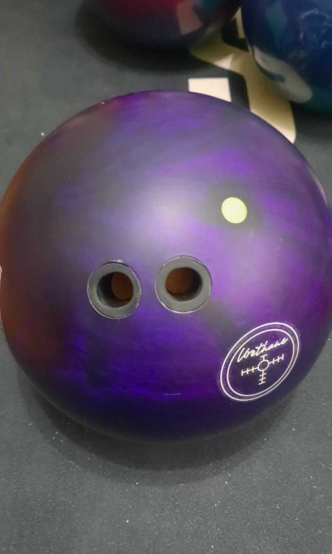 14 lbs PURPLE HAMMER bowling ball, Sports Equipment, Sports & Games, Billiards & Bowling on
