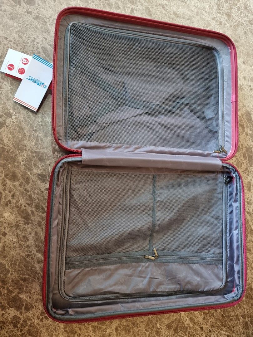 Smart Polo 24" luggage 110.00, Hobbies & Toys, Travel, Luggage on