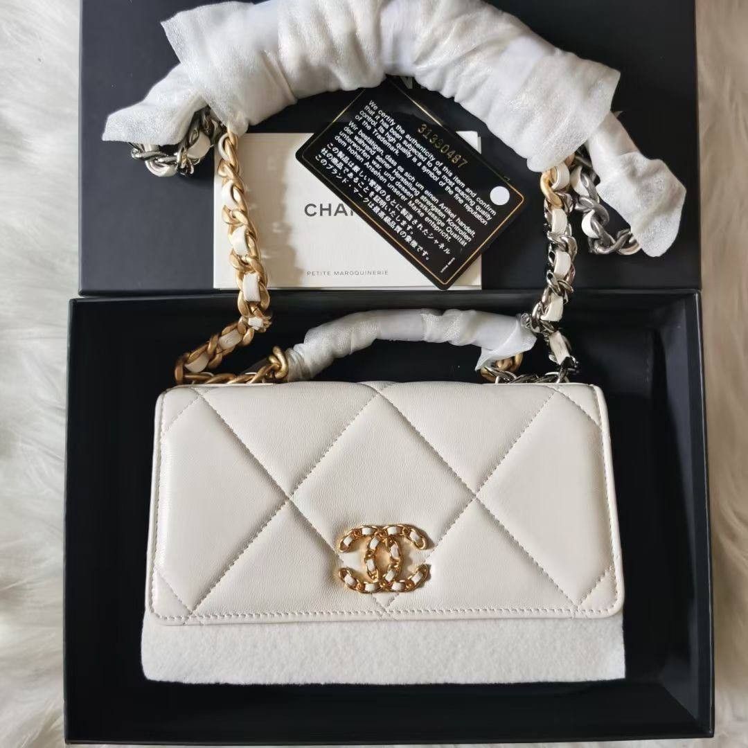 chanel 19 woc white