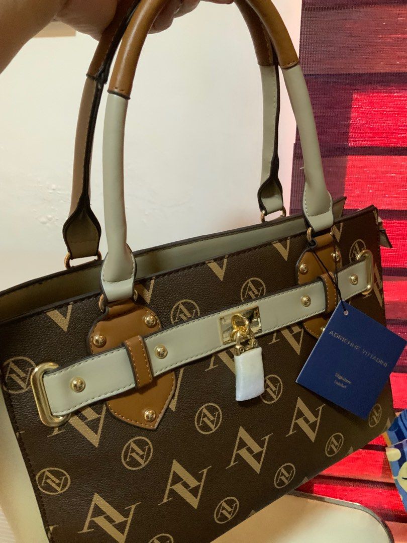 Adrienne vittadini bag on Carousell