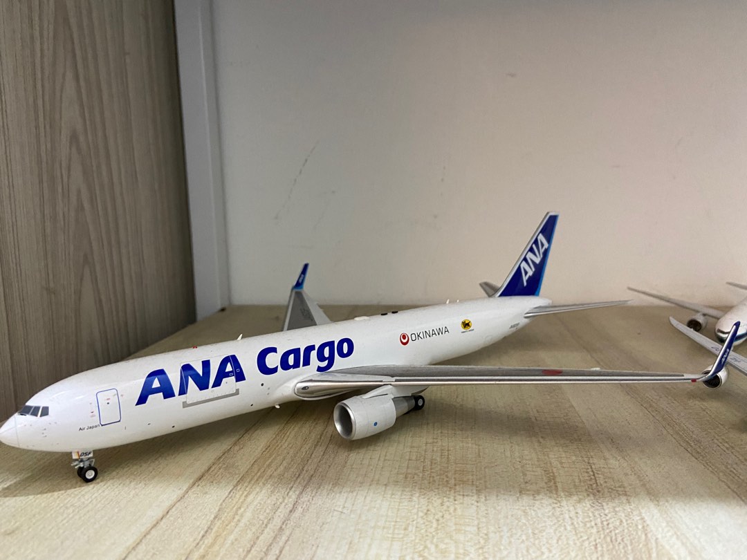 スケール1200ANA Cargo Boeing 777F 1:200