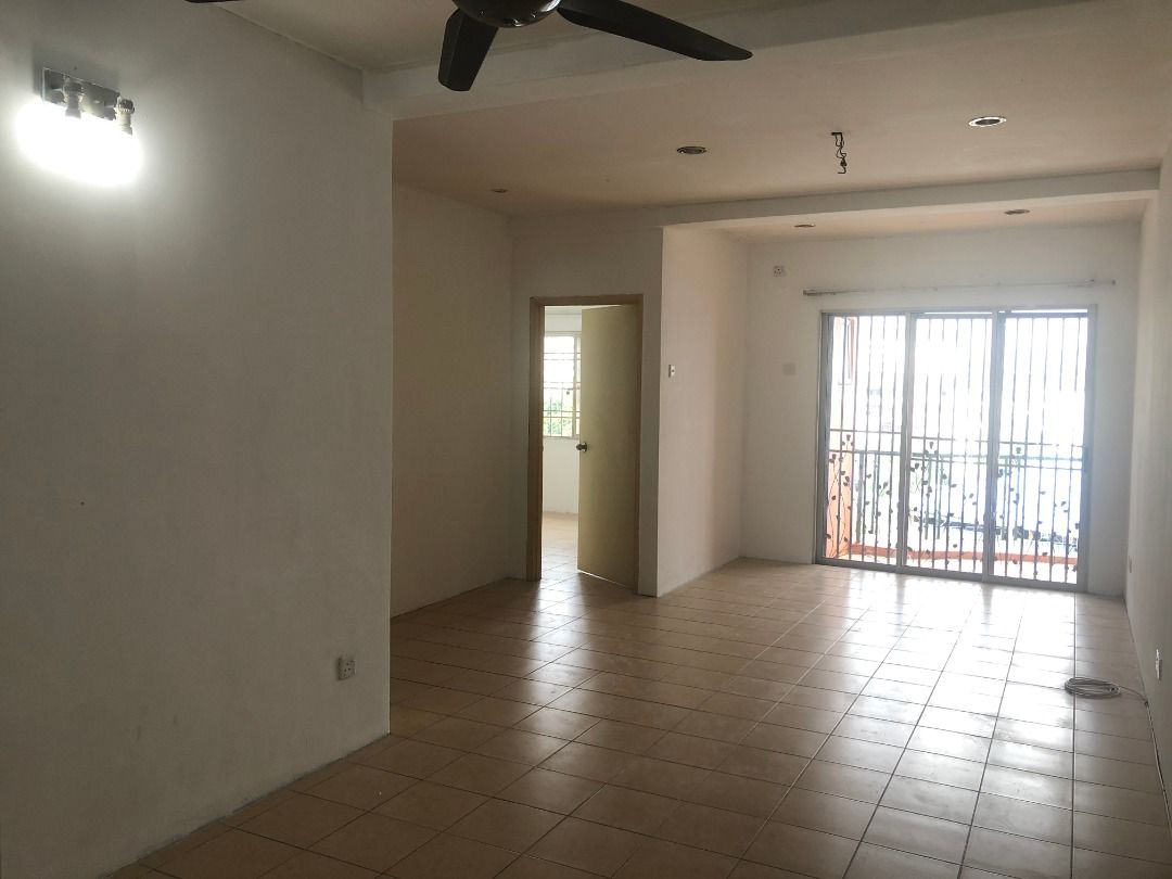 Apartment Desa Ria, Level 5 top floor with lift, Balakong, Property