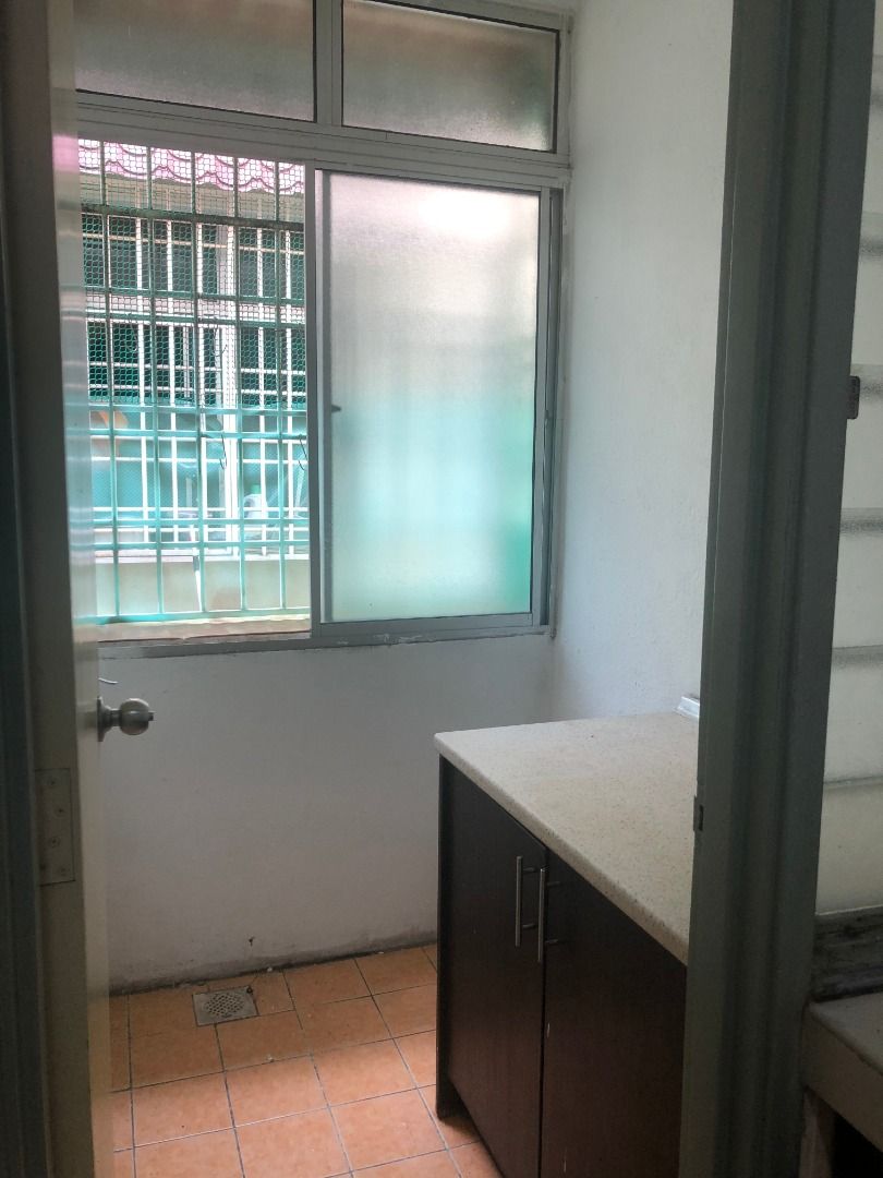 Apartment Desa Ria, Level 5 top floor with lift, Balakong, Property
