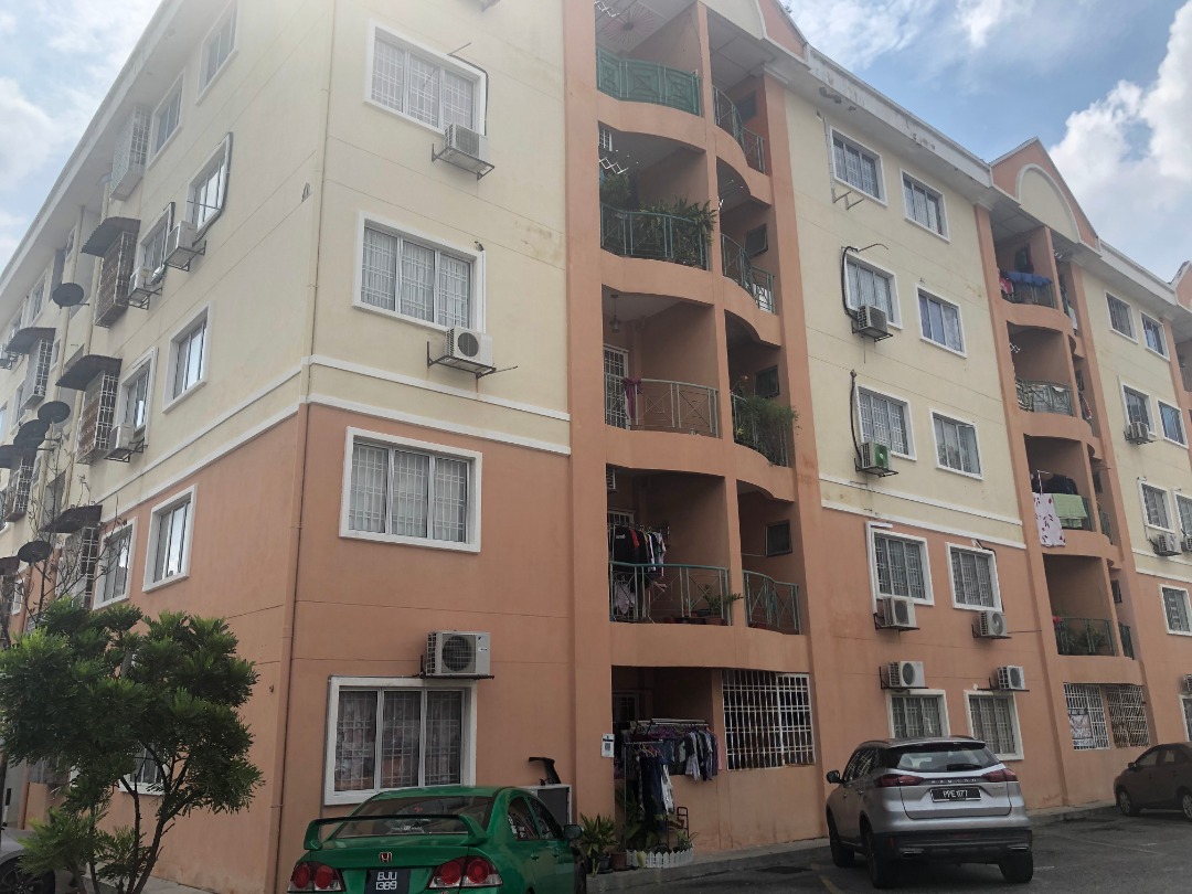 Apartment Desa Ria, Level 5 top floor with lift, Balakong, Property