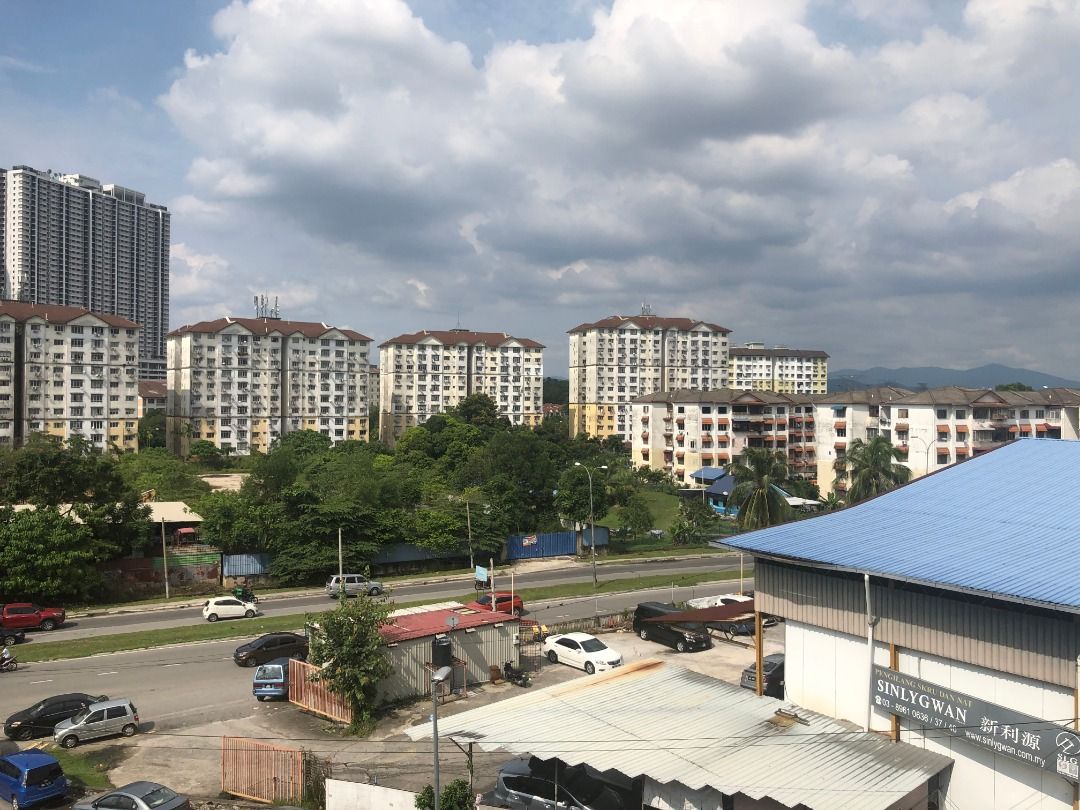 Apartment Desa Ria, Level 5 top floor with lift, Balakong, Property