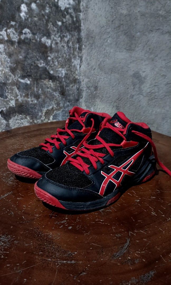 Asics volleyball shoes Men s Fashion Footwear Sneakers on Carousell